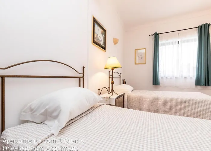 阿奇索阿尔布费拉乌拉公寓