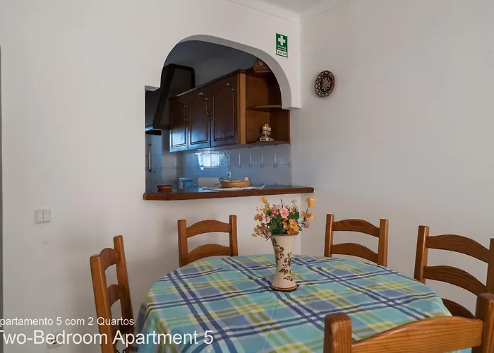 阿奇索阿尔布费拉乌拉公寓