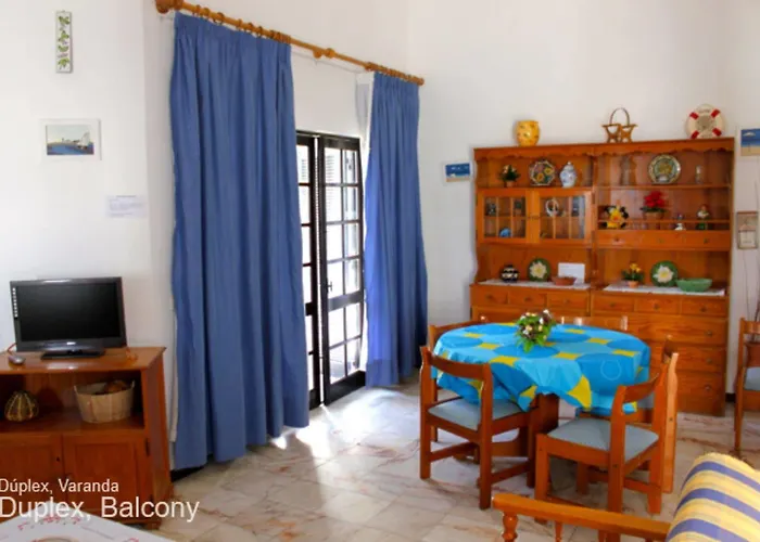 阿奇索阿尔布费拉乌拉公寓 *