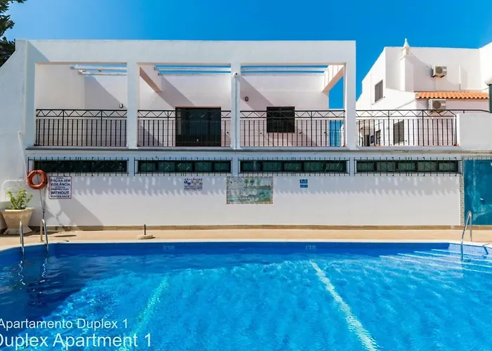 阿奇索阿尔布费拉乌拉公寓 *